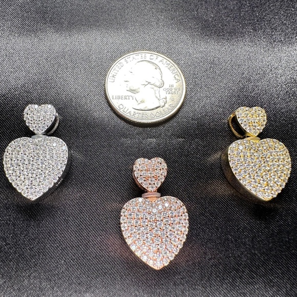 VVS Diamond Heart Urn Necklace, Cremation jewelry, 14k Gold Vermeil Ash Holder - Picture 5 of 5